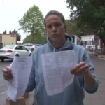 Çocuk parkında kadına tekme ve yumruklarla saldırdı