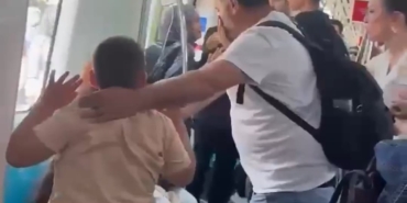 Marmaray’da çocuklarının yanında babayı darbeden iki şahıs yakalandı