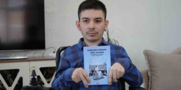 19 yaşındaki engelli birey Mert Esat hobileriyle hayata tutunuyor