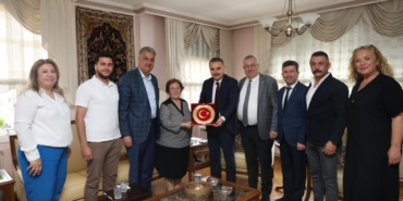 Zehra Baysal’a eğitime verdiği destek için anlamlı teşekkür