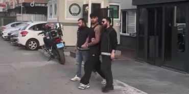 "Lvbel C5" lakaplı rapçinin adliyeye sevk edildiği anlara ait görüntüler ortaya çıktı