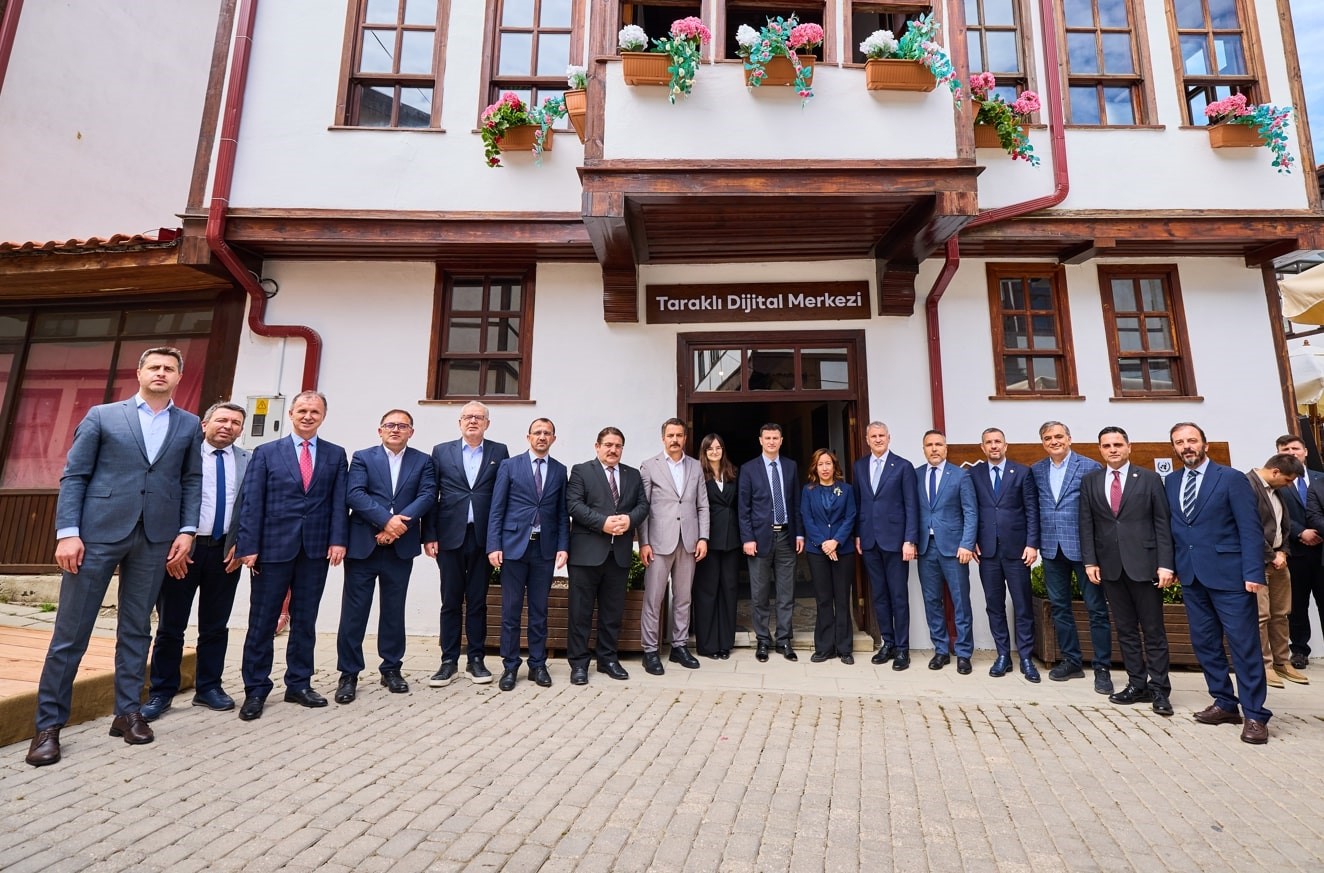 "Yarının Köyleri" projesinin üçüncü durağı olan Taraklı Dijital Merkezi ilk 6 ayı tamamladı