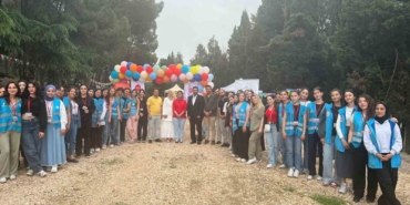 Bandırmalı çocuklar için renkli etkinlik