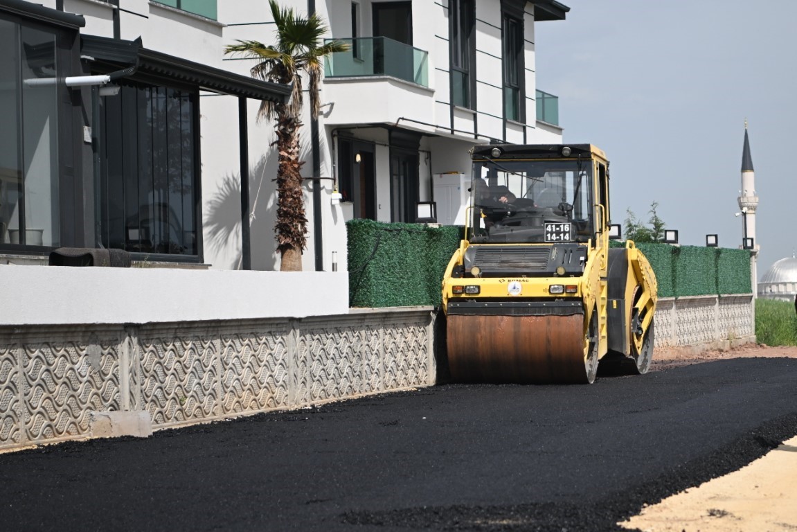 Sarımeşe Mahallesi’ne 750 tonluk asfalt