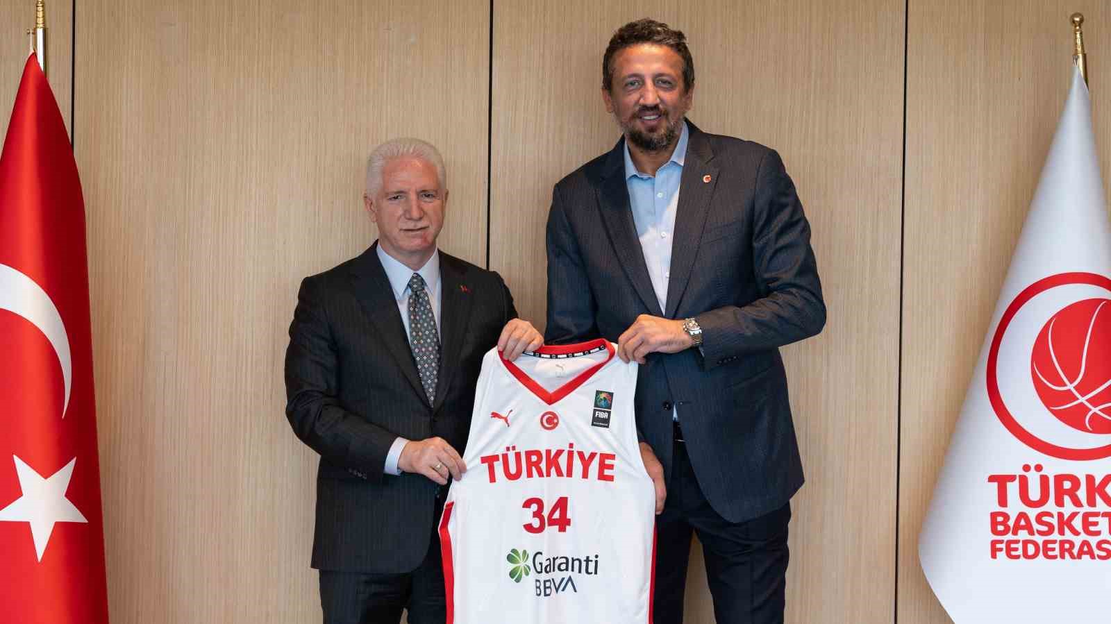 İstanbul Valisi Davut Gül’den, TBF Başkanı Türkoğlu’na ziyaret