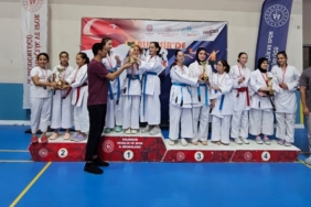 Balıkesir’de karate rüzgârı esti, il seçmeleri nefes kesti