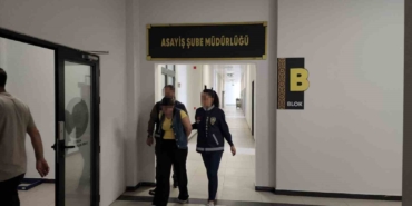 730 bin TL değerinde ziynet eşyası ve nakit para çalan 2 şüpheli yakalandı