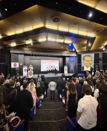 İstanbul Üniversitesi Cerrahpaşa’da, mezuniyet töreninde büyük vefa