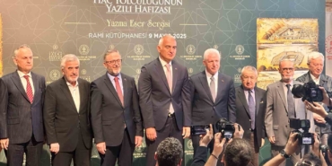 Bakan Ersoy, ‘Yol ve Yâd: Hac Yolculuğunun Yazılı Hafızası’ sergisinin açılışına katıldı