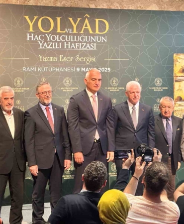 Bakan Ersoy, ‘Yol ve Yâd: Hac Yolculuğunun Yazılı Hafızası’ sergisinin açılışına katıldı