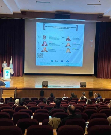 50. yılda 50 katılımcı ile akademik buluşma
