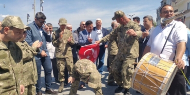 Gemlik’te başlayan askerlik Mudanya’da eğlenceyle sona erdi