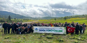 Doğa tutkunları Karagöl’ün eşsiz manzarasını adım adım keşfetti