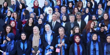 Sultangazili Gençlerin mezuniyet heyecanı