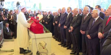 Sırrı Süreyya Önder son yolculuğuna uğurlandı