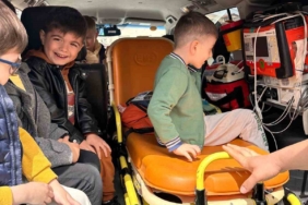Minikler, ambulanslar ve tıbbi cihazları keşfetti