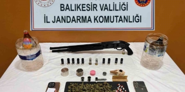 Balıkesir’de uyuşturucuya geçit yok: 2 şüpheli gözaltına alındı