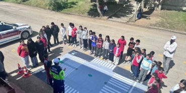 Karacabey’de Trafik Haftası kapsamında çocuklara eğitim verildi