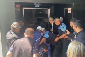 İlhan Şeşen’in cenazesi asansörde mahsur kaldı