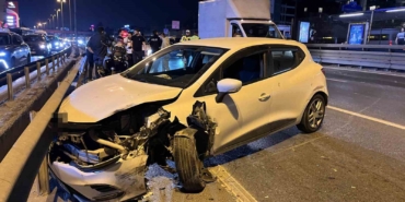 Küçükçekmece E-5’te alkollü sürücü zincirleme kazaya neden oldu