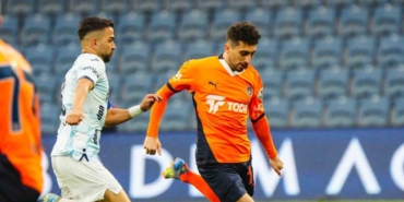 Trendyol Süper Lig: RAMS Başakşehir: 2 - Adana Demirspor: 1 (İlk yarı)