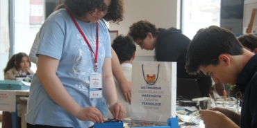 Bilim Zeytinburnu İlk ‘Deneyap Teknoloji Atölyesi’ mezunlarını verdi