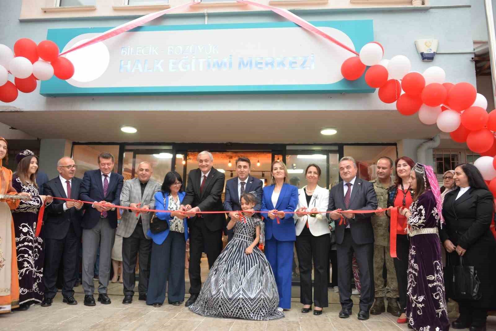 Bozüyük HEM’de sene sonu sergisi açıldı