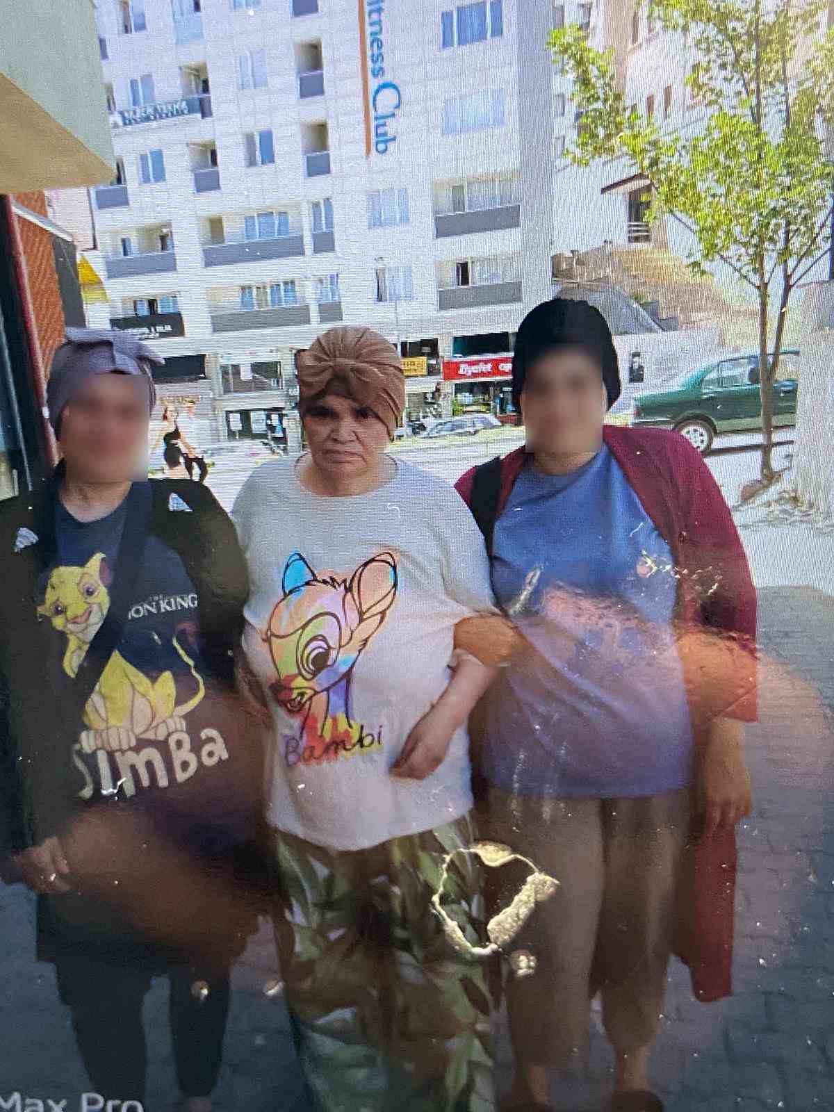 Balkondan düşen kadın hayatını kaybetti