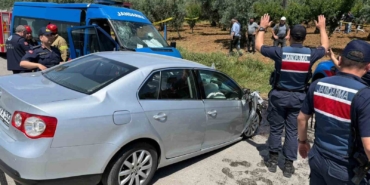 Hatalı sollama yapan otomobil jandarma ekibiyle çarpıştı: 1 ölü 2 yaralı