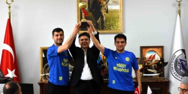 Söğütspor’dan Başkan Durgut’a şampiyonluk ziyareti