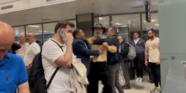 Restoran işletmecisi Cüneyt Asan’ın havalimanında yolcuyla tartıştığı anlar kamerada