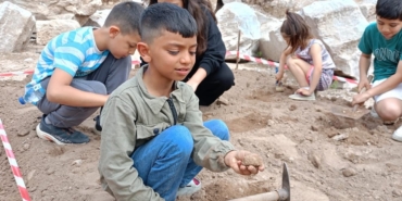 Küçük arkeologlar işbaşında