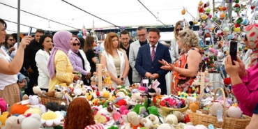 Biga’da kadın girişimcilerin el işi ürünleri sergilendi