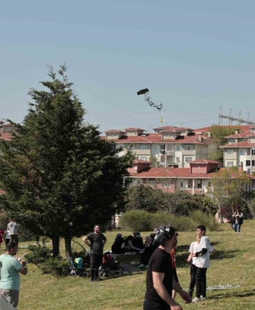Arnavutköy’de "Uçurtma Şenliği" renkli görüntüler oluşturdu