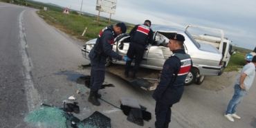 Edirne’de devrilen otomobilin sürücüsü yaralandı