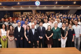 Oyuncu Uğur Uzunel, Marmarabirlik işçileriyle Rıfat Ilgaz’ı konuştu