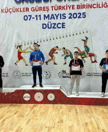 Kartepeli güreşçi Türkiye şampiyonu oldu