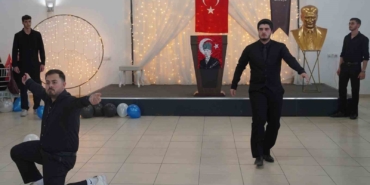 Yalova’da Gençlik Balosu renkli görüntülere sahne oldu