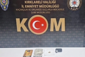 Ehliyet sınavında kopya düzeneği ile yakalandı: Görülmeyecek şekilde kulaklık yerleştirmiş