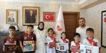 Dereceye giren öğrencilerden kaymakama ziyaret