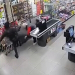 Bayrampaşa’da BİM markette kasiyeri darp eden şüpheli yakalandı