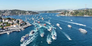 Şampiyon Sarıyer’den boğazda kutlama