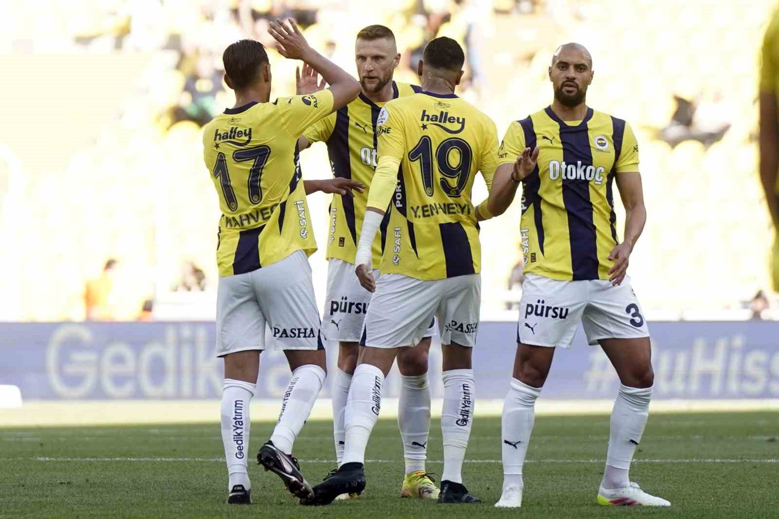 Trendyol Süper Lig: Fenerbahçe: 2 - Konyaspor: 1 (Maç sonucu)
