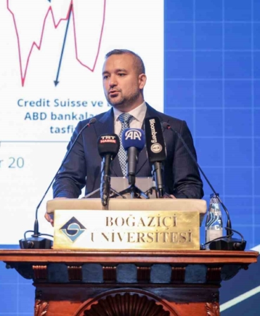 TCMB Başkanı Karahan: ‘‘Sıkı para politikası duruşumuz enflasyonda kalıcı düşüş ve fiyat istikrarı sağlanana kadar sürecek’’