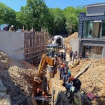 Çekmeköy’de inşaat alanında göçük meydana geldi. Göçükte mahsur kalan işçilerin olduğu öğrenilirken olay yerine çok sayıda itfaiye ve sağlık ekibi sevk edildi.