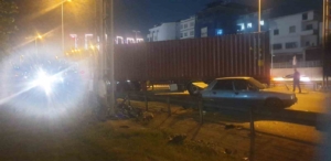 Beylikdüzü’nde kontrolden çıkan tır ortalığı birbirine kattı: 1 ölü, 2 yaralı