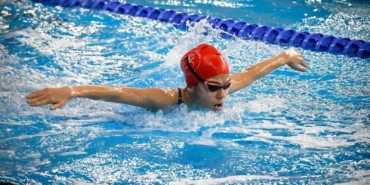 Yüzmede yıldızlar şampiyonluk için kulaç attı