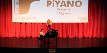 Genç piyanistler, muhteşem performanslar sergiledi
