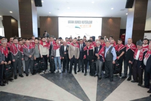 Arnavutköy’de askere gidecek gençlere kınalı uğurlama