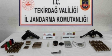 Elbise dolabı uyuşturucu serası çıktı